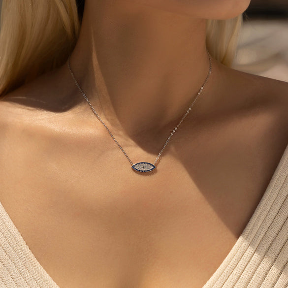 Wholesale S925 Sterling Silver Light Luxury Retro Elegant Blue Cat's Eye Flash Diamond Clavicle Chain Necklace For Women With Electroplating