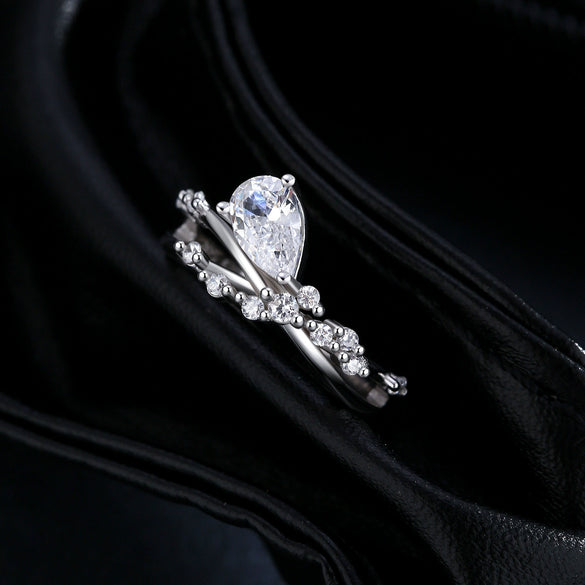 Wholesale S925 Sterling Silver Light Luxury Style Exquisite Winding Cross Line Water Drop Diamond Ring For Women