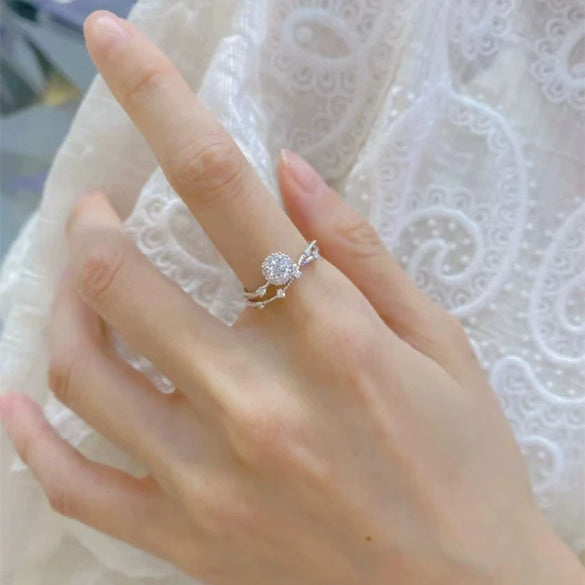 Wholesale S925 Sterling Silver Moissanite Diamond Ring For Women With Geometric Design And Electroplating Treatment