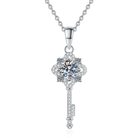 Wholesale S925 Sterling Silver Necklace With Moissanite Four Leaf Clover And Key Pendant Light Luxury Style Diamond Like Design