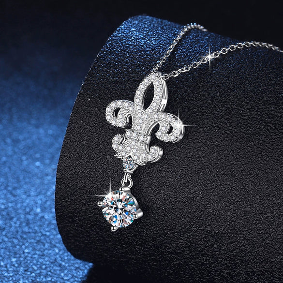 Wholesale S925 Sterling Silver Pendant Moissanite Necklace With Crown Pattern Electroplated For Women