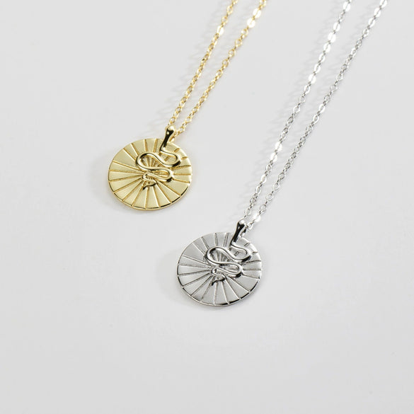 Wholesale S925 Sterling Silver Round Snake Pendant Necklace With Regular Long Chain And Platinum Or 18K Gold Electroplating For Women