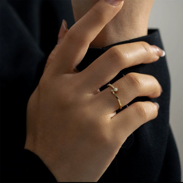 Wholesale S925 Sterling Silver Single Row Diamondencrusted Geometric Zircon Electroplated Ring For Women And Unisex
