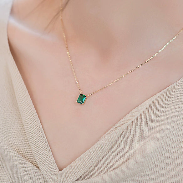 Wholesale S925 Sterling Silver Women's Clavicle Chain Necklace With Four Claw Inlaid Emerald And Small Green Zircon Geometric Pattern