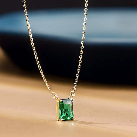 Wholesale S925 Sterling Silver Women's Clavicle Chain Necklace With Four Claw Inlaid Emerald And Small Green Zircon Geometric Pattern