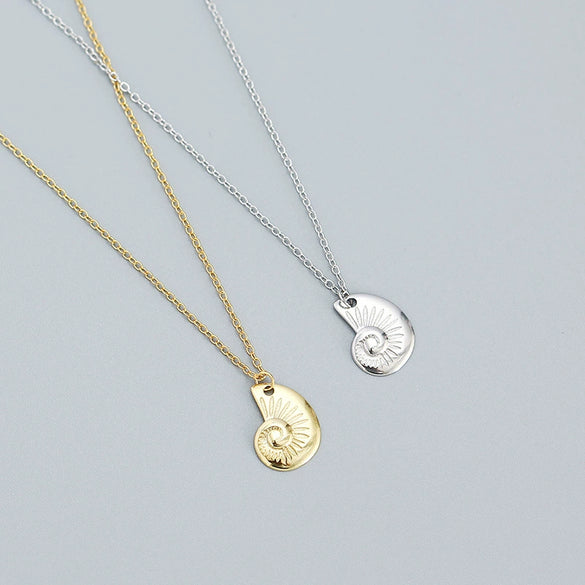 Wholesale Shell Clavicle Necklace In S925 Silver With Marine Conch Design And Electroplating For Women