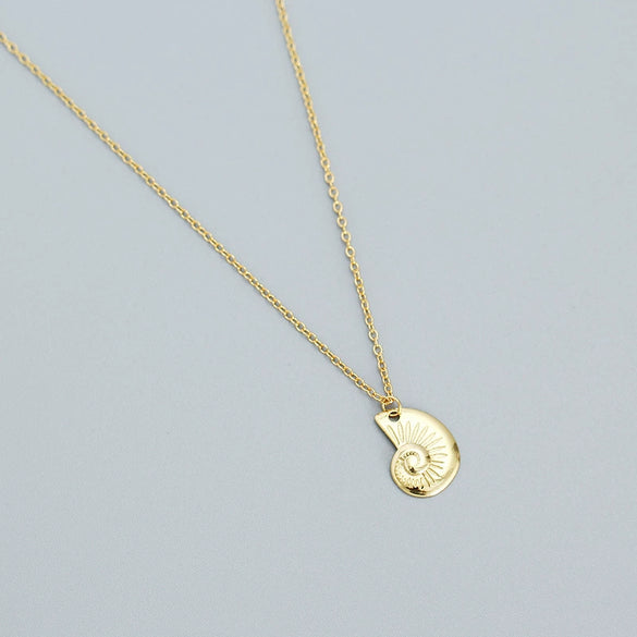 Wholesale Shell Clavicle Necklace In S925 Silver With Marine Conch Design And Electroplating For Women