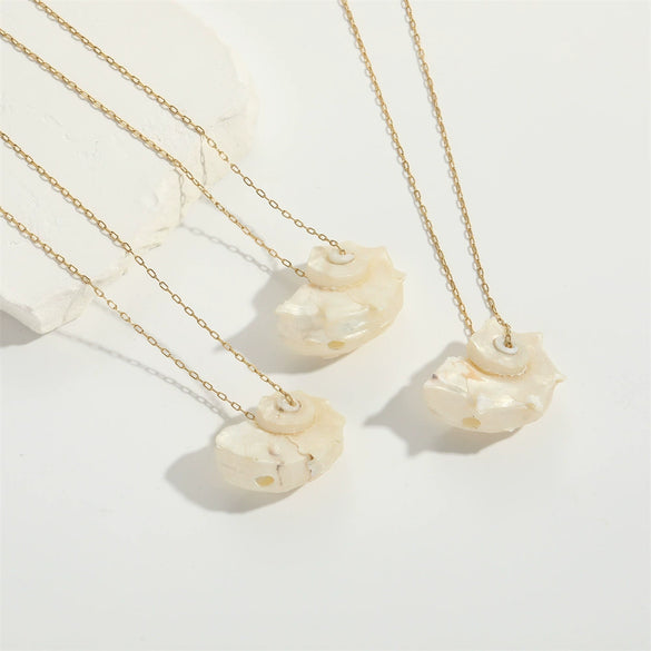 Wholesale Shell Geometric Pendant Necklace With Stainless Steel Chain Electroplated Style For Women