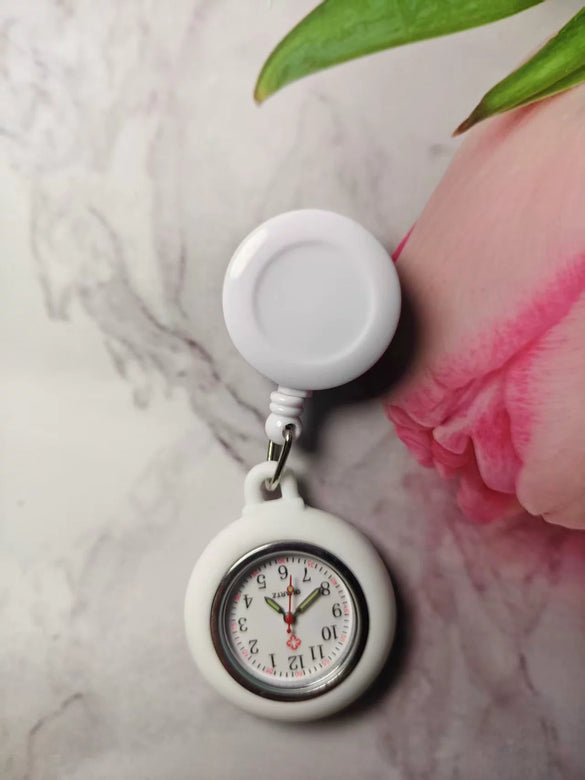 Wholesale Silicone Casual Universal Wristwatch With Round Dial Plastic Case Stainless Steel Buckle Spiral Crown And Ordinary Glass Mirror