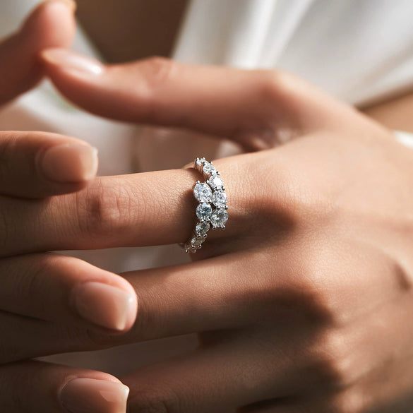 Wholesale 925 Silver Business Commuting Ring With Geometric Pattern For Women Light Luxury Bright Charming Rai Diamond Design Instagram Stacked Wearing Style