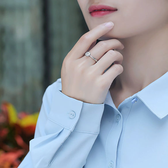 Wholesale 925 Silver Closed Moissanite Ring Platinumplated Antifading Sixclaw Inlay Geometric Sweet Minimalist Women's Style