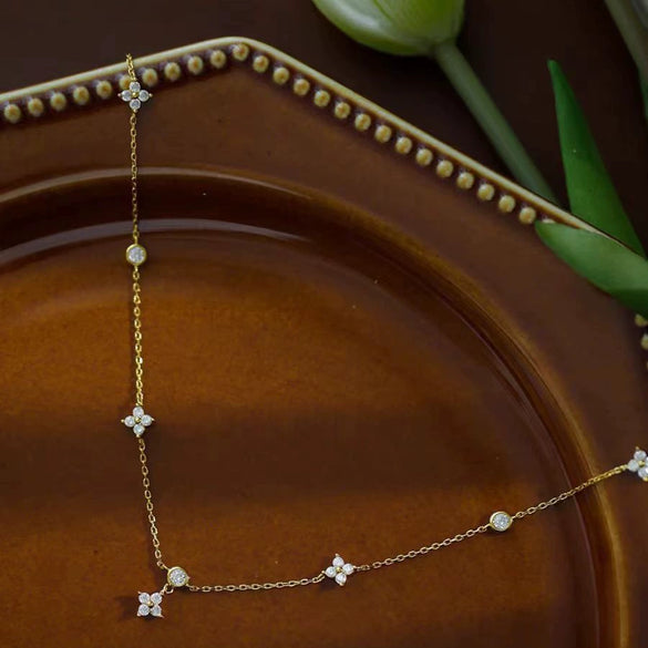 Wholesale Silver Clover Ochain Necklace With Diamond Embedded Light Luxury Style And Flower Leaf Pattern