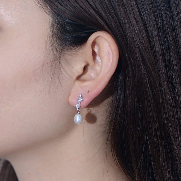 Wholesale Silver French Retro Freshwater Pearl Inlaid Geometric Square Pendant Earrings For Women