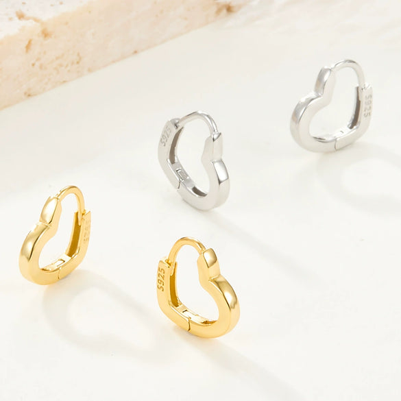 Wholesale 925 Silver Heartshaped Elegant Niche Earrings With Electroplating For Women