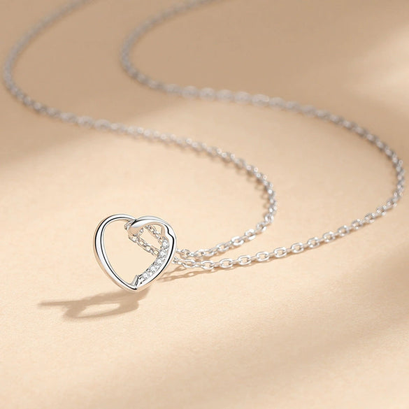 Wholesale Silver Jewelry Women's Hollow Love Pendant Allmatch Collarbone Chain With Geometric Pattern And Diamond Design