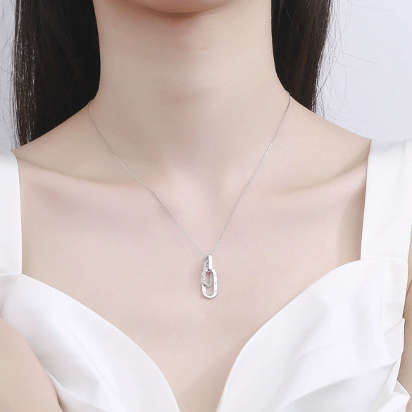 Wholesale 925 Silver Letter Interlocking Oshaped Chain Necklace Electroplated Simple Design For Women