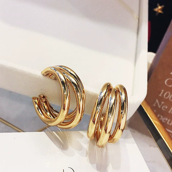 Wholesale Silver Needle Geometric Twist Diecast Metal Earrings For Women With Electroplating Treatment