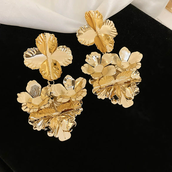Wholesale Silver Needle Geometric Twist Diecast Metal Earrings For Women With Electroplating Treatment