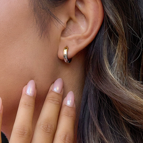 Wholesale Simple Cshaped Titanium Steel Electroplated Small Earrings For Trendy People