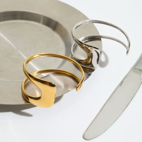 Wholesale Simple Double Hollow Titanium Steel And Stainless Steel Bracelet With Geometric And Original Design And Electroplating