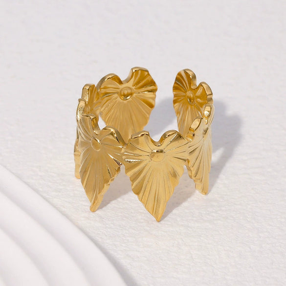 Wholesale Simple Electroplated Stainless Steel Leafshaped Women's Ring Hand Jewelry
