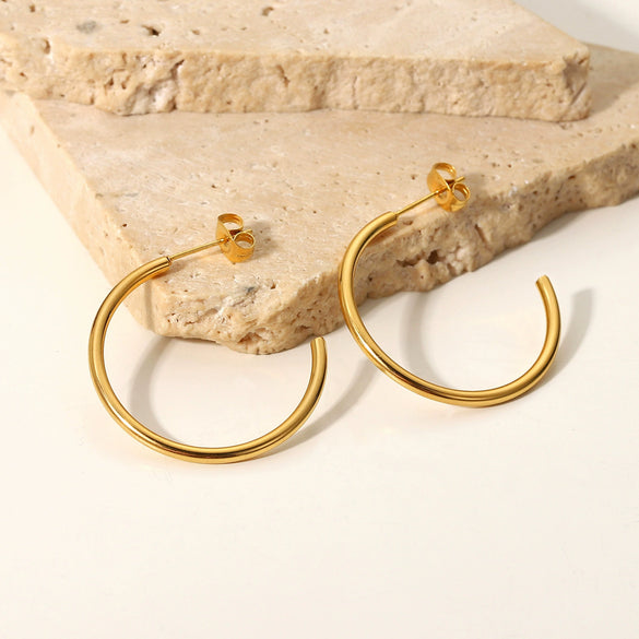 Wholesale Simple Fashion Earrings In Geometric Style Made Of 18K Gold Plated Stainless Steel For Women With Electroplating Treatment