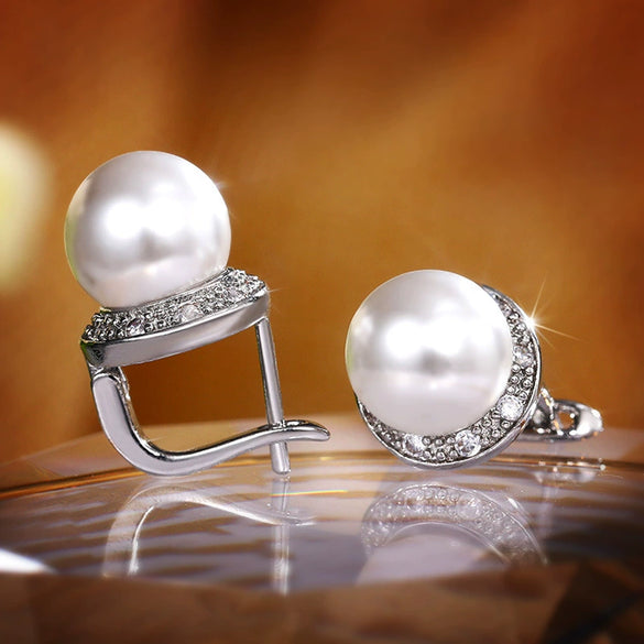 Wholesale Simple Fashion Round Zircon Artificial Pearl Earrings For Female Copper Material With Geometric Pattern