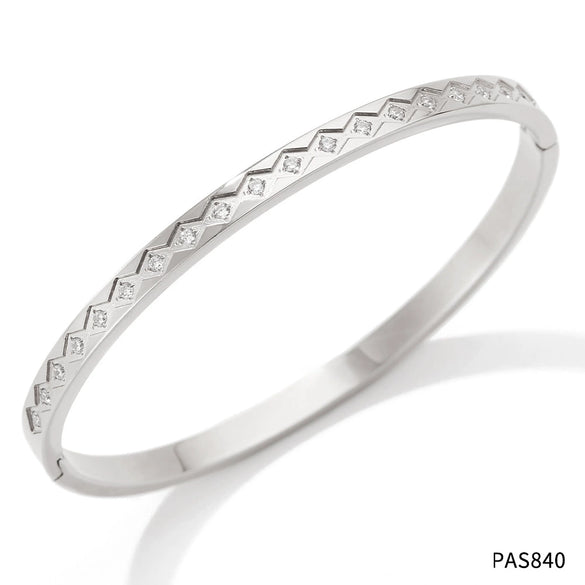 Wholesale Simple Fashion Stainless Steel Diamond Buckle Bracelet With Electroplating Treatment In Pastoral Style