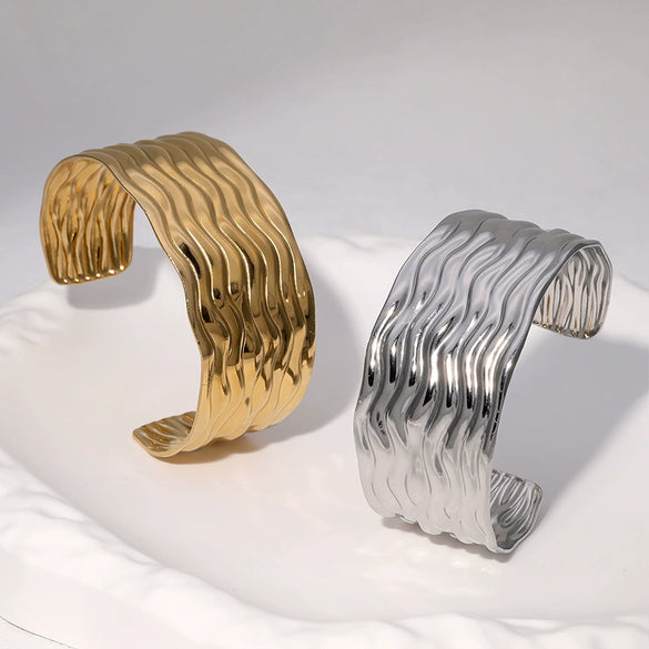 Wholesale Simple Fashionable Corrugated Glossy 18K Goldplated Stainless Steel Open Bracelet That Does Not Fade
