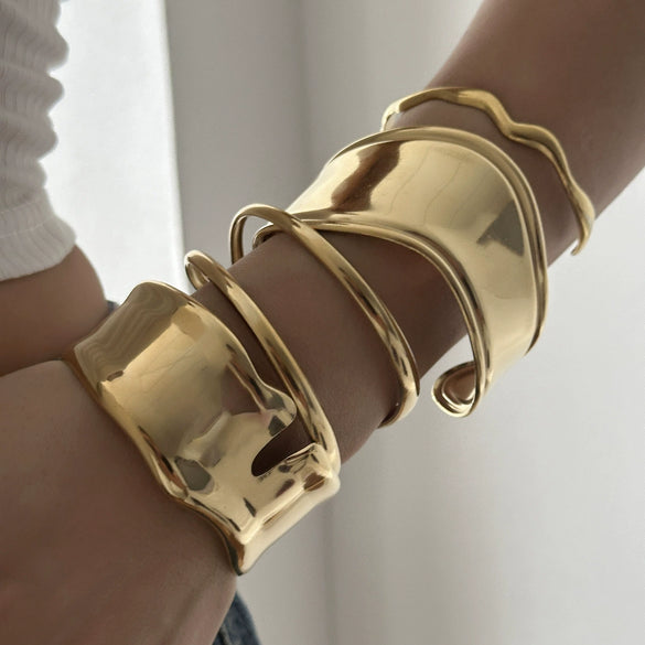 Wholesale Simple Fashionable Irregular Geometric Electroplated Stainless Steel Vshaped Bracelet
