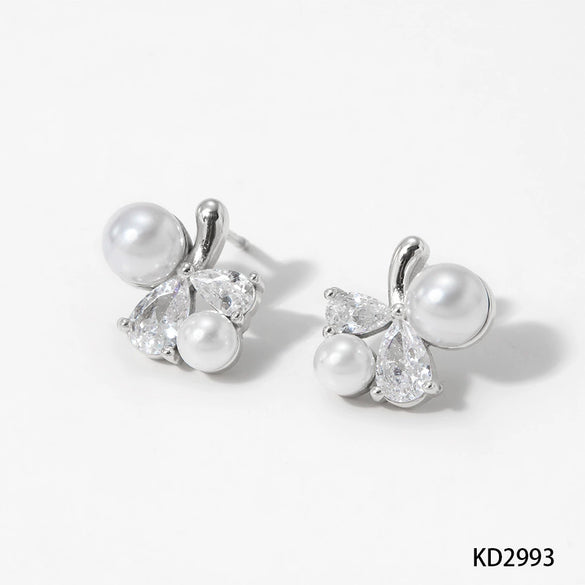Wholesale Simple Flower Shaped Stainless Steel Inlaid Earrings With Pearl Zircon Electroplated