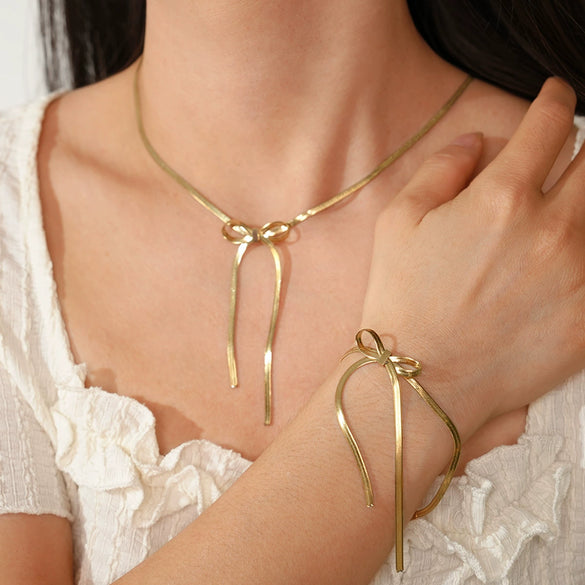 Wholesale Simple Geometric Bow Design Electroplated Titanium Steel Snake Bone Chain Bracelet For Women