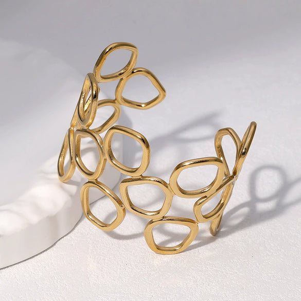 Wholesale Simple Geometric Electroplated Stainless Steel Hollow Circle Wide Bracelet For Women
