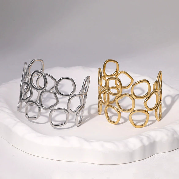 Wholesale Simple Geometric Electroplated Stainless Steel Hollow Circle Wide Bracelet For Women