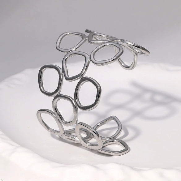 Wholesale Simple Geometric Electroplated Stainless Steel Hollow Circle Wide Bracelet For Women