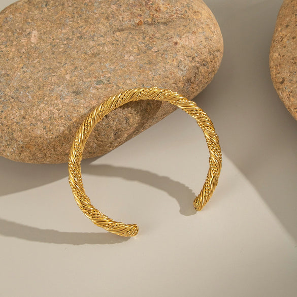 Wholesale Simple Geometric Plain Hoop Bracelet For Women Stainless Steel Electroplated Light Luxury Highend Accessory Jewelry