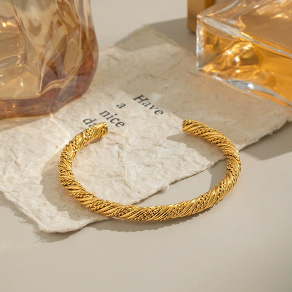 Wholesale Simple Geometric Plain Hoop Bracelet For Women Stainless Steel Electroplated Light Luxury Highend Accessory Jewelry