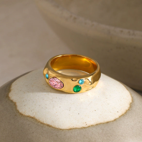 Wholesale Simple Geometric Stainless Steel Ring Inlaid With Three Zircons And Electroplated With 18K Gold For Women's Fashion Jewelry