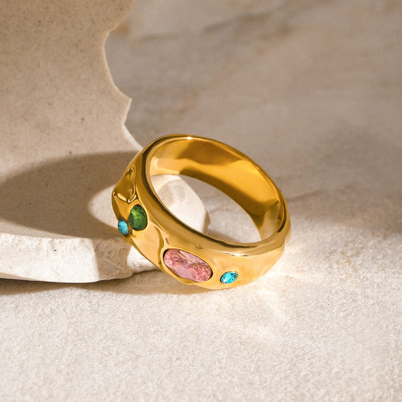 Wholesale Simple Geometric Stainless Steel Ring Inlaid With Three Zircons And Electroplated With 18K Gold For Women's Fashion Jewelry