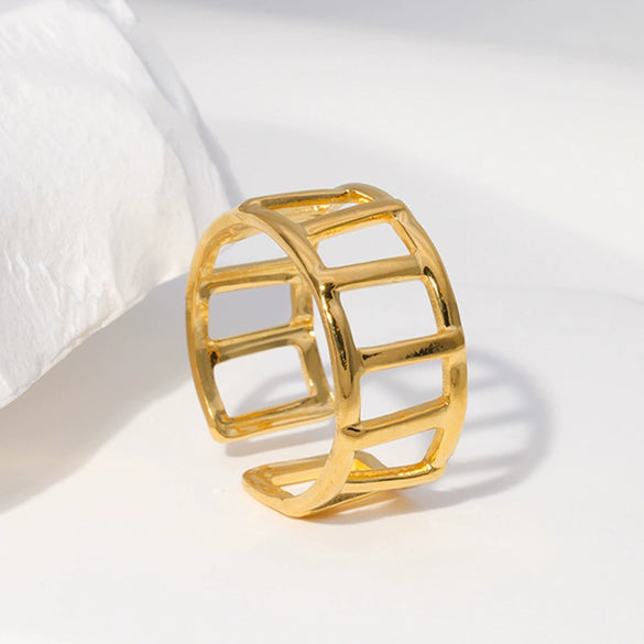 Wholesale Simple Geometric Stainless Steel Women's Open Rings With 18K Real Gold Electroplating