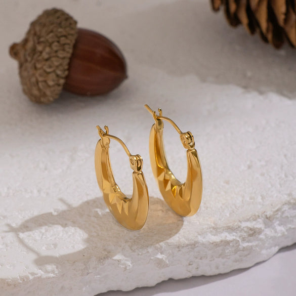 Wholesale Simple Geometric Ushaped Plaid Stainless Steel Earrings With Pvd Furnace Vacuum Real Gold Plating For Women