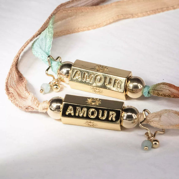 Wholesale Simple Heart Shape Copper Electroplated Unisex Bracelet With Tarot Card Pearl Pendant