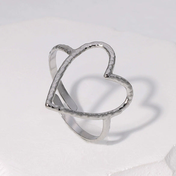 Wholesale Simple Hollow Heartd Open Female Titanium Steel Ring With Electroplating