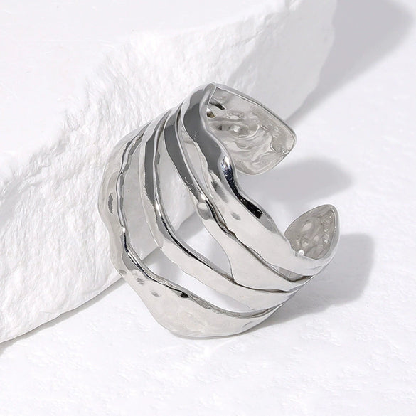 Wholesale Simple Irregular Female Stainless Steel Ring With 18K Gold Plated Electroplating And Geometric Design