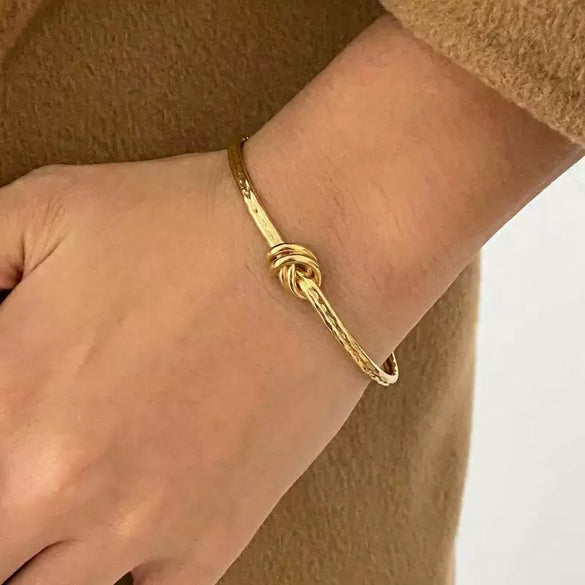 Wholesale Simple Knotted Open Bracelet Stainless Steel 18K Gold Electroplated Retro Bracelet For Women
