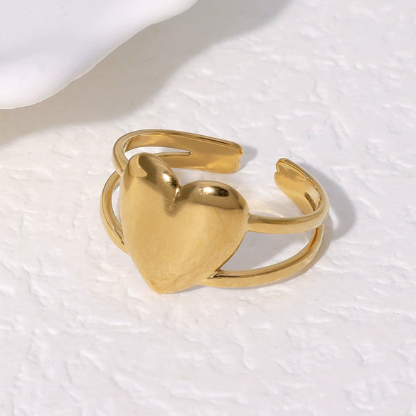 Wholesale Simple Love Shaped Stainless Steel Ring For Women 18K Gold Plated Electroplated