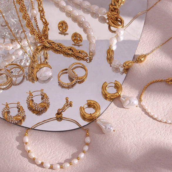 Wholesale Simple Pearl Accessories Set For Women Titanium Steel Bracelet Necklace With Geometric Pattern Electroplating Design