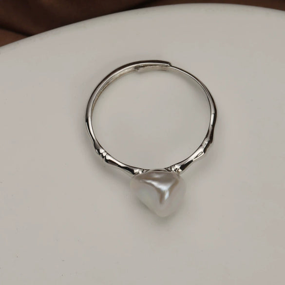 Wholesale Simple Personality Women's Natural Freshwater Pearl Ring In S925 Sterling Silver With Alien Shape