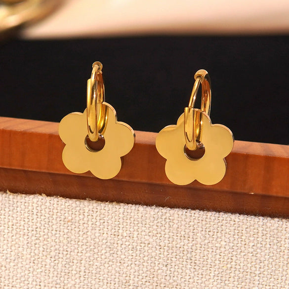 Wholesale Simple Plants And Flowers Electroplated Stainless Steel Earrings And Necklace Set For Women