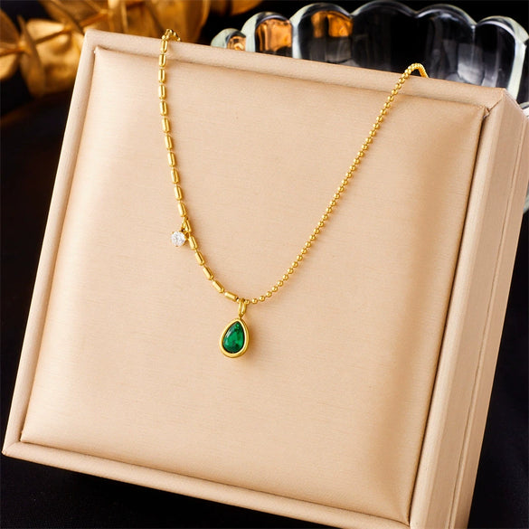 Wholesale Simple Retro Elegant Clavicle Chain Necklace With Green Diamond Water Drop Accessories In Titanium Steel With Electroplating Treatment